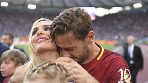 quanti anni ha chanel totti|Chanel Totti infanzia.